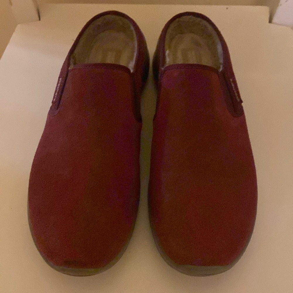 Sketchers mules